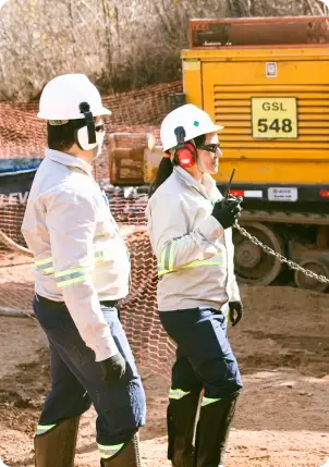 Técnicos da Cabugi acompanhando serviço em canteiro de obra